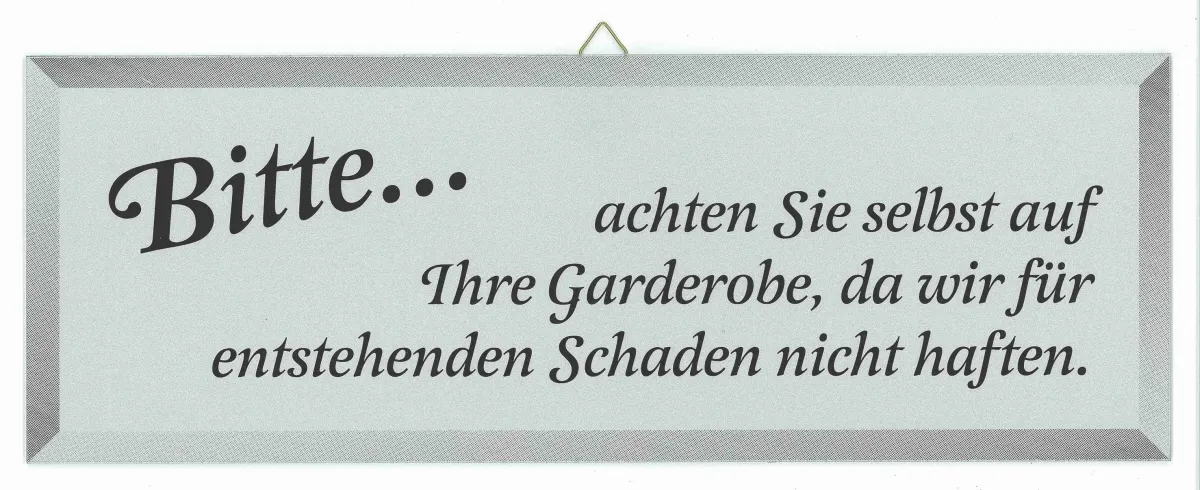 Bild von Schild "Garderobenhaftung"  